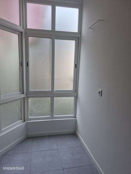 Apartamento T2, Rua Luz Soriano n10 RC Esq. - Grande imagem: 2/7