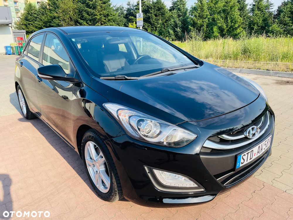 Hyundai i30 blue 1.6 GDI YES Gold - 1