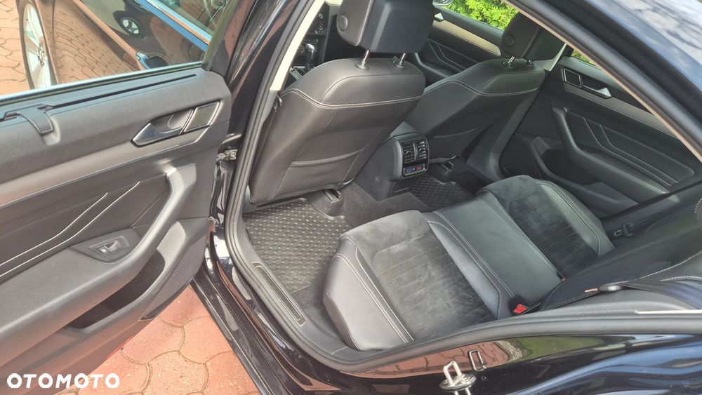 Volkswagen Passat 2.0 TDI Elegance DSG - 11