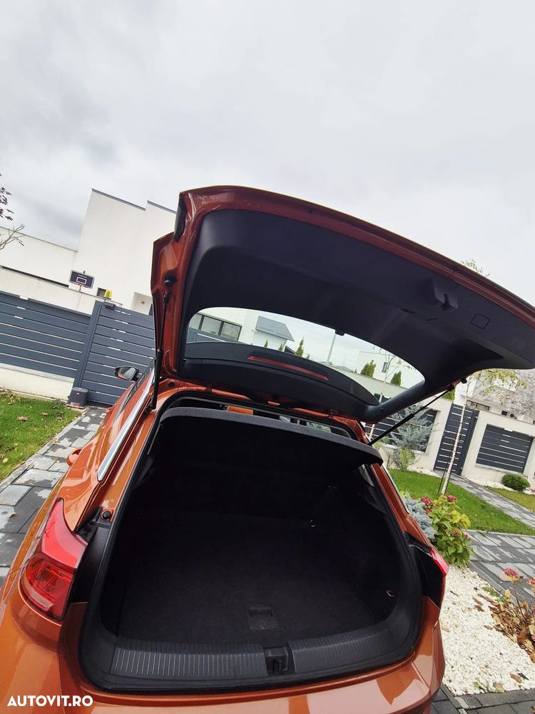 Volkswagen T-Roc - 6