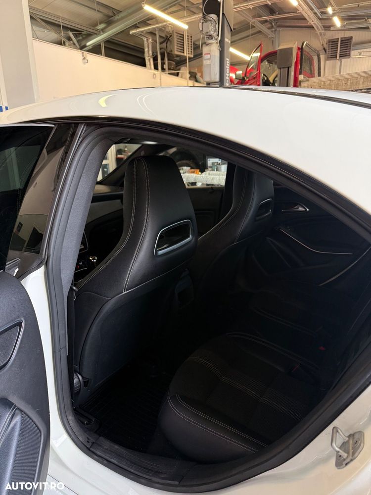 Mercedes-Benz CLA 180 Standard - 12