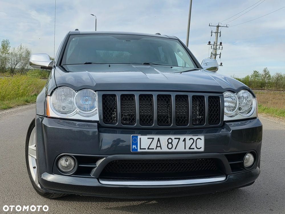 Jeep Grand Cherokee - 12