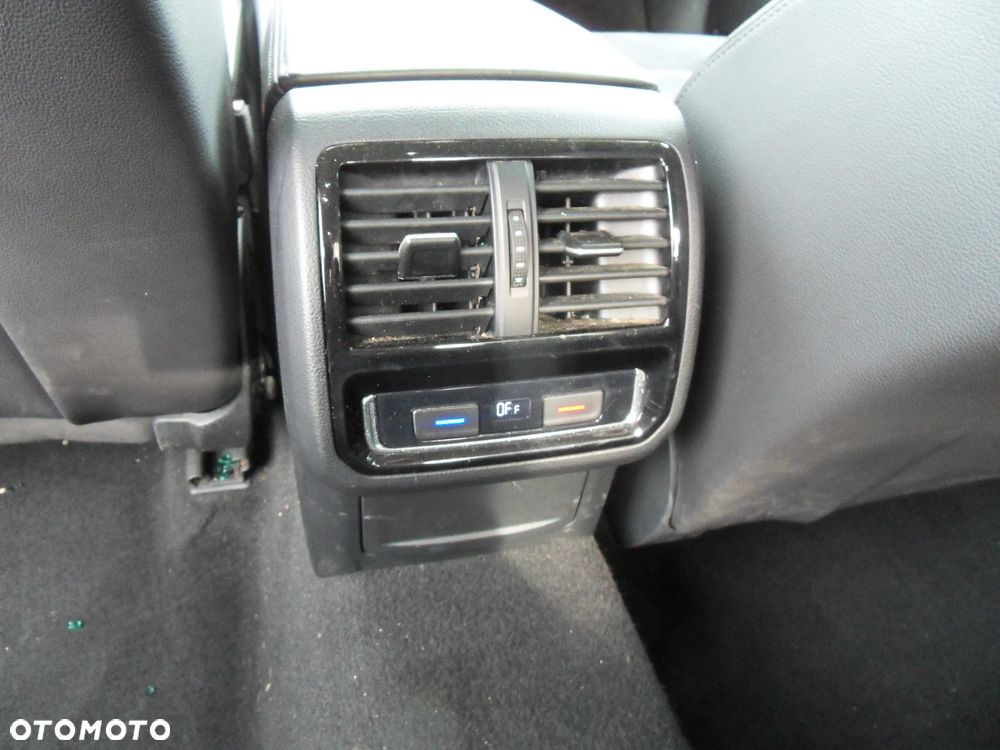 Volkswagen Passat 2.0 TDI SCR (BlueMotion Tech) 4Mot DSG Highline - 15