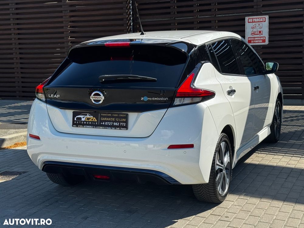 Nissan LEAF - 11