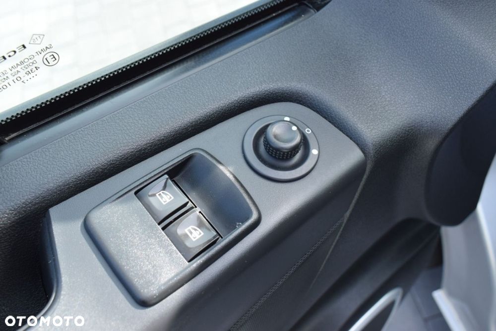 Opel Vivaro - 19