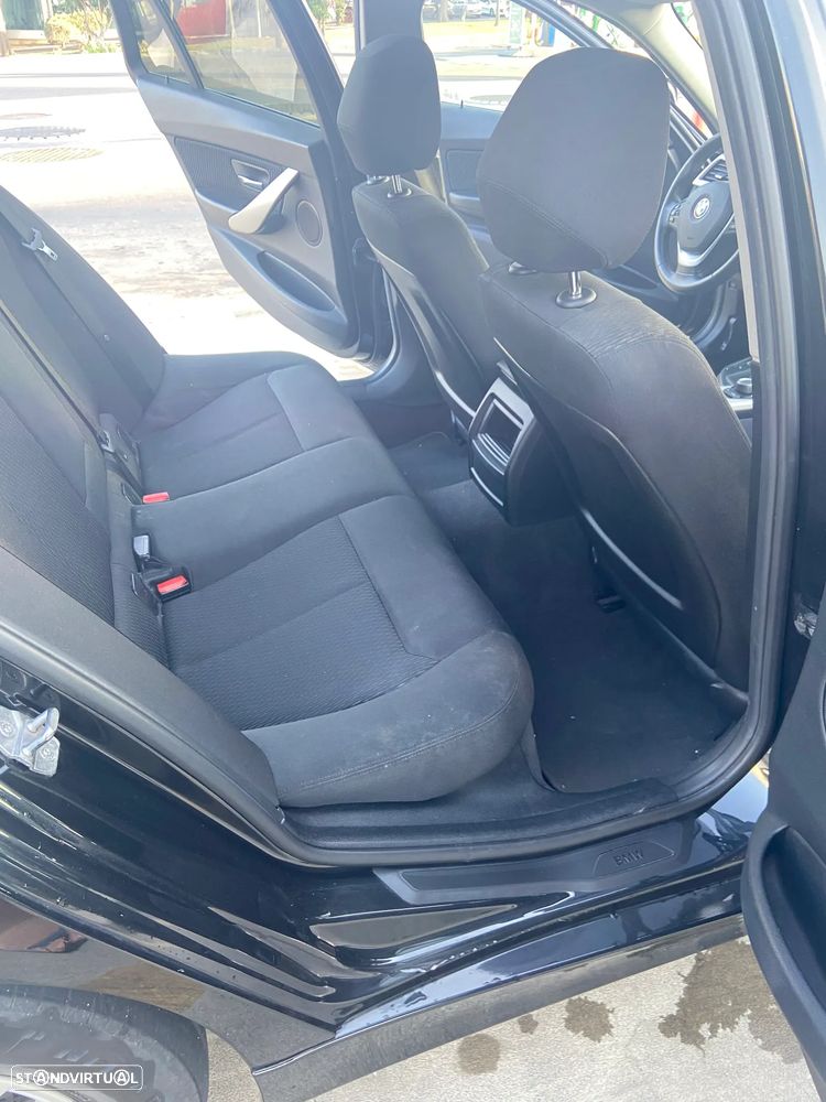 BMW 318 d - 8