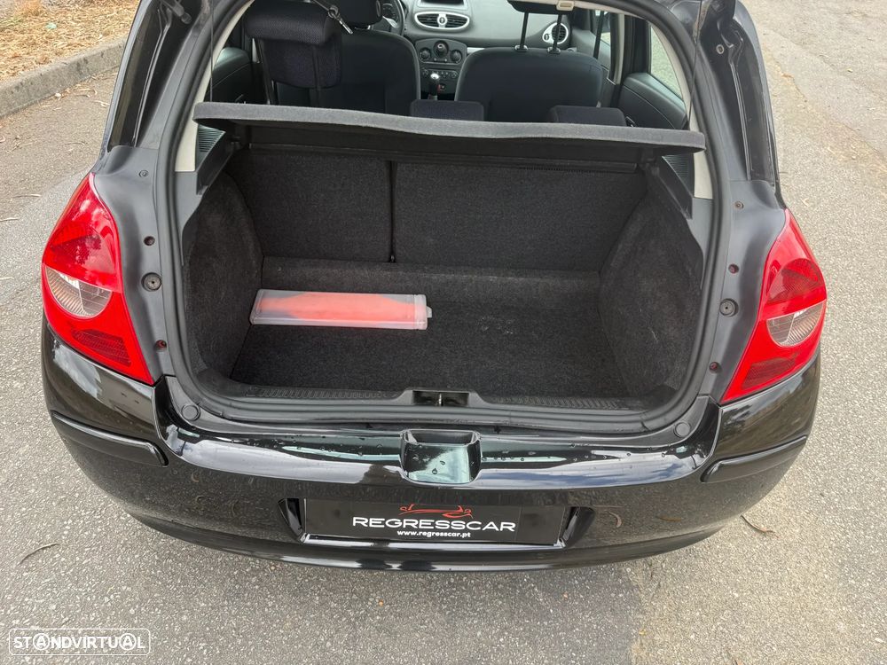 Renault Clio 1.2 16V Confort Dynamique - 17