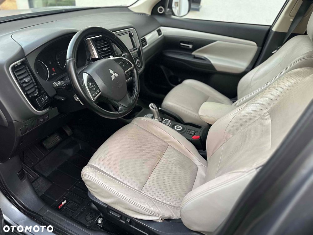 Mitsubishi Outlander PHEV Instyle NAVI - 21