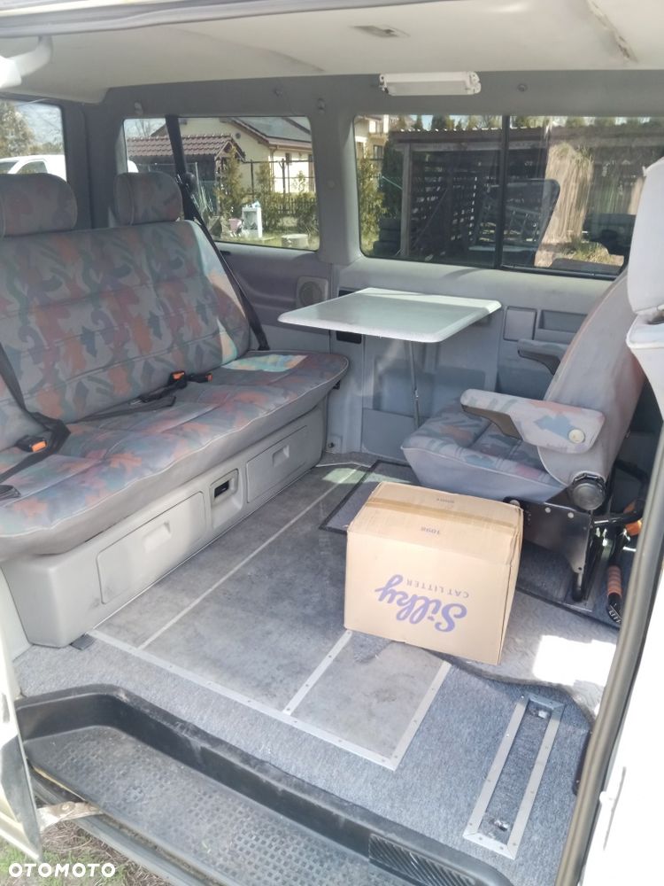 Volkswagen Multivan - 4