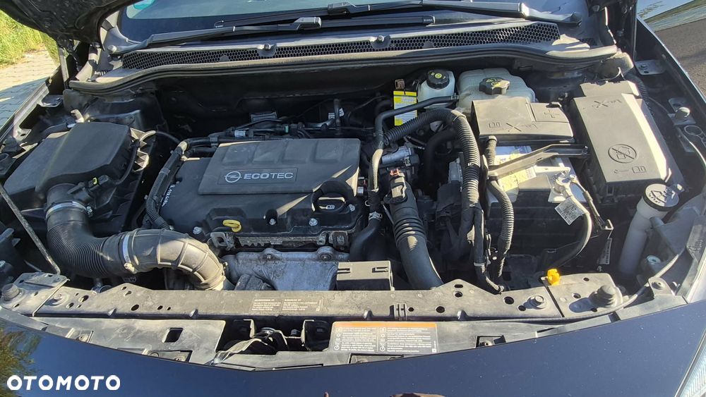 Opel Astra 1.4 T Cosmo - 11