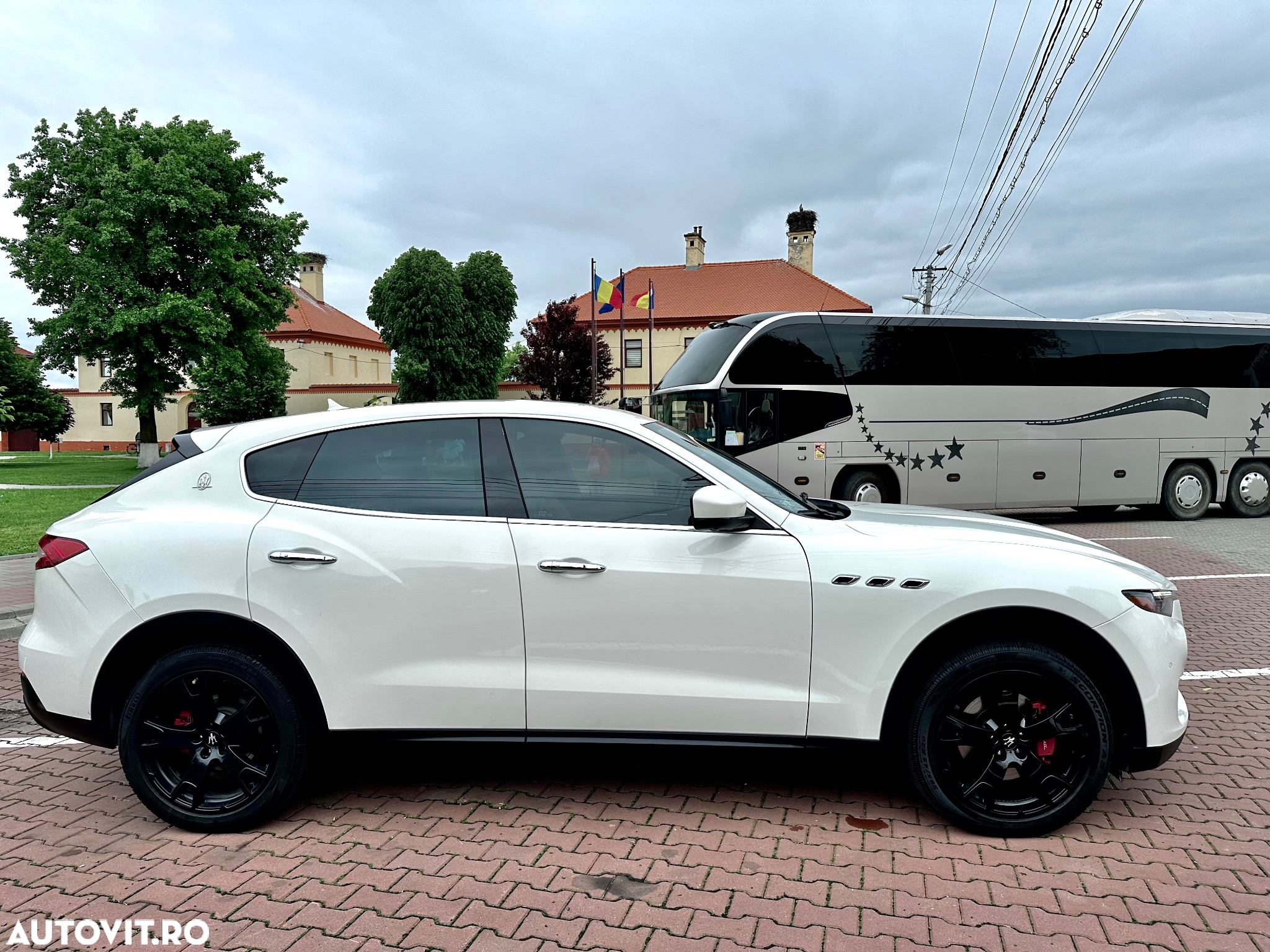 Maserati Levante Q4 Executive - 3