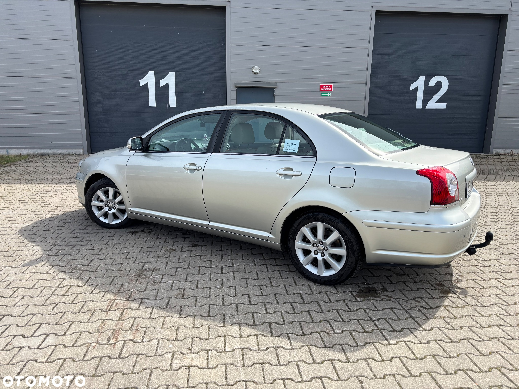 Toyota Avensis 2.0 D-4D Sol plus - 3