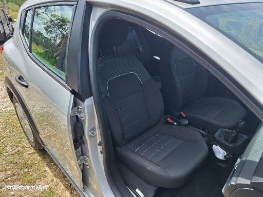 Dacia Sandero - 5