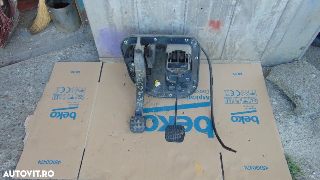 Pedalier Iveco daily 2006-2014 pedala ambreiaj frana dezmembrez - 1