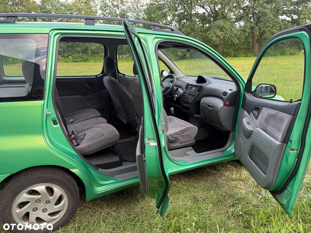 Toyota Yaris Verso - 15