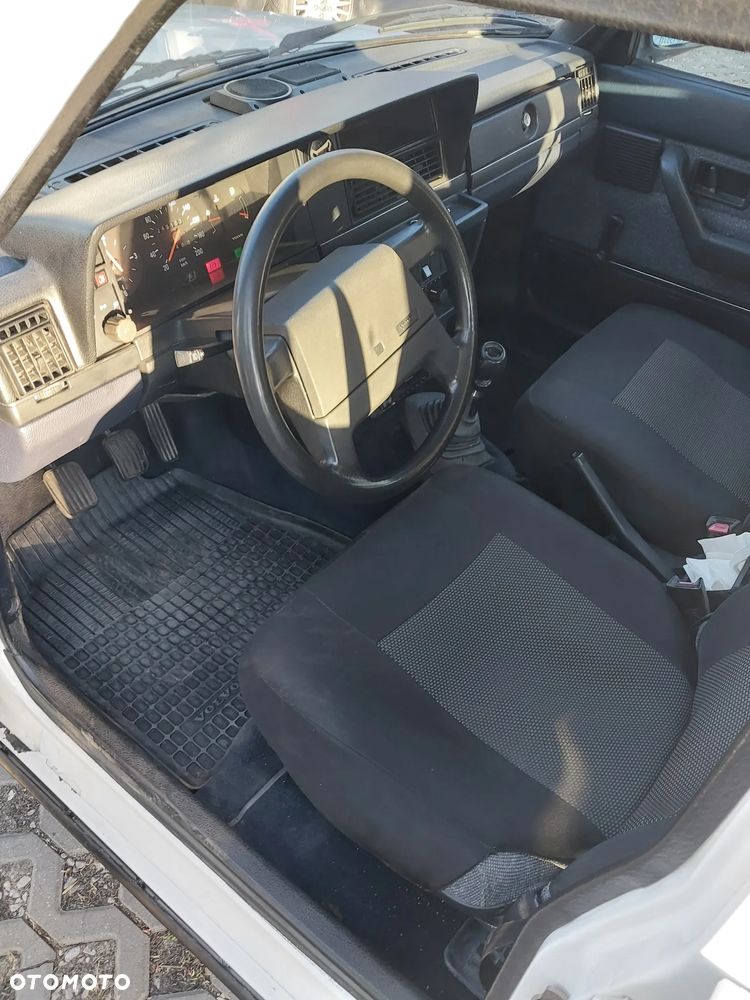 Volvo Seria 200 - 13