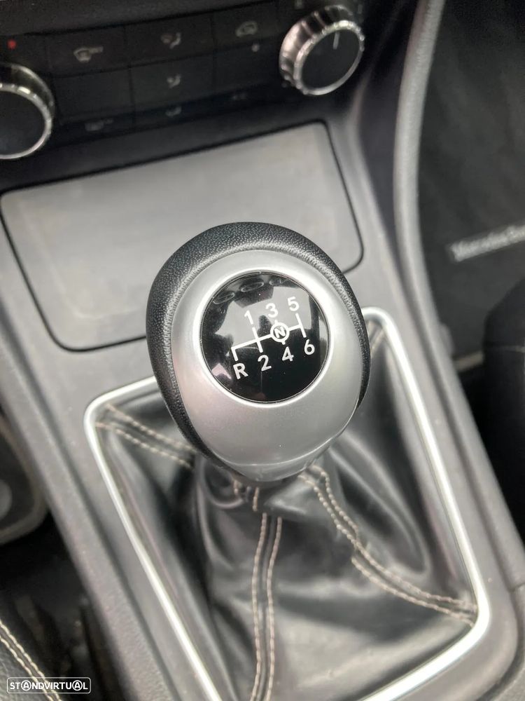 Mercedes-Benz CLA 200 d Shooting Brake - 28