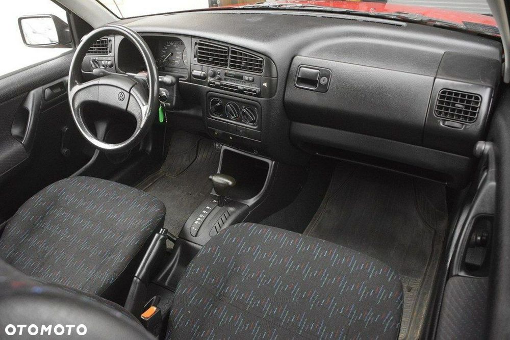 Volkswagen Golf 1.8 CL - 18