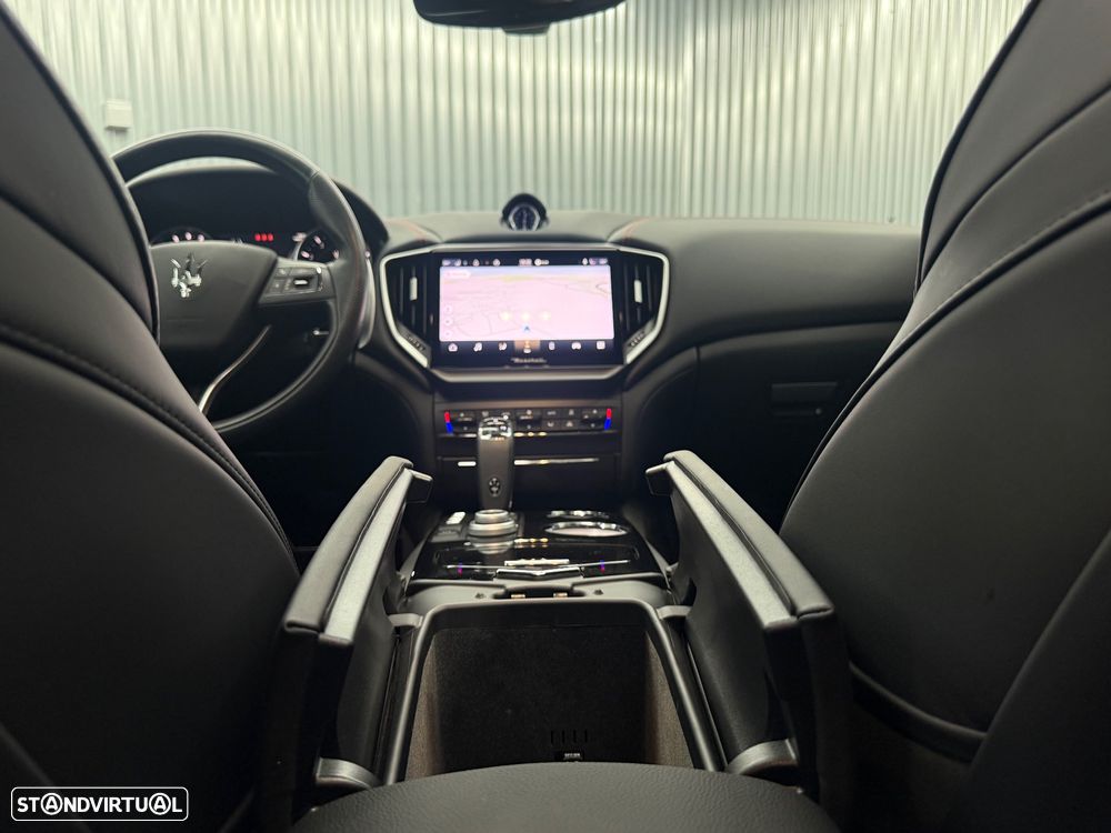Maserati Ghibli GT Hybrid - 24