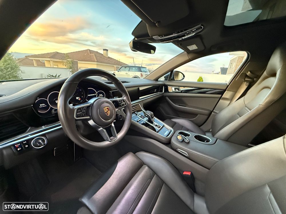 Porsche Panamera Sport Turismo - 10