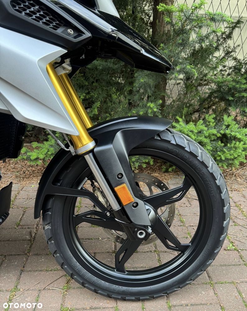 BMW G - 3
