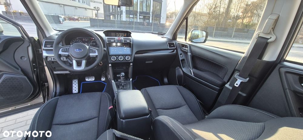 Subaru Forester 2.0 i Active Lineartronic - 12