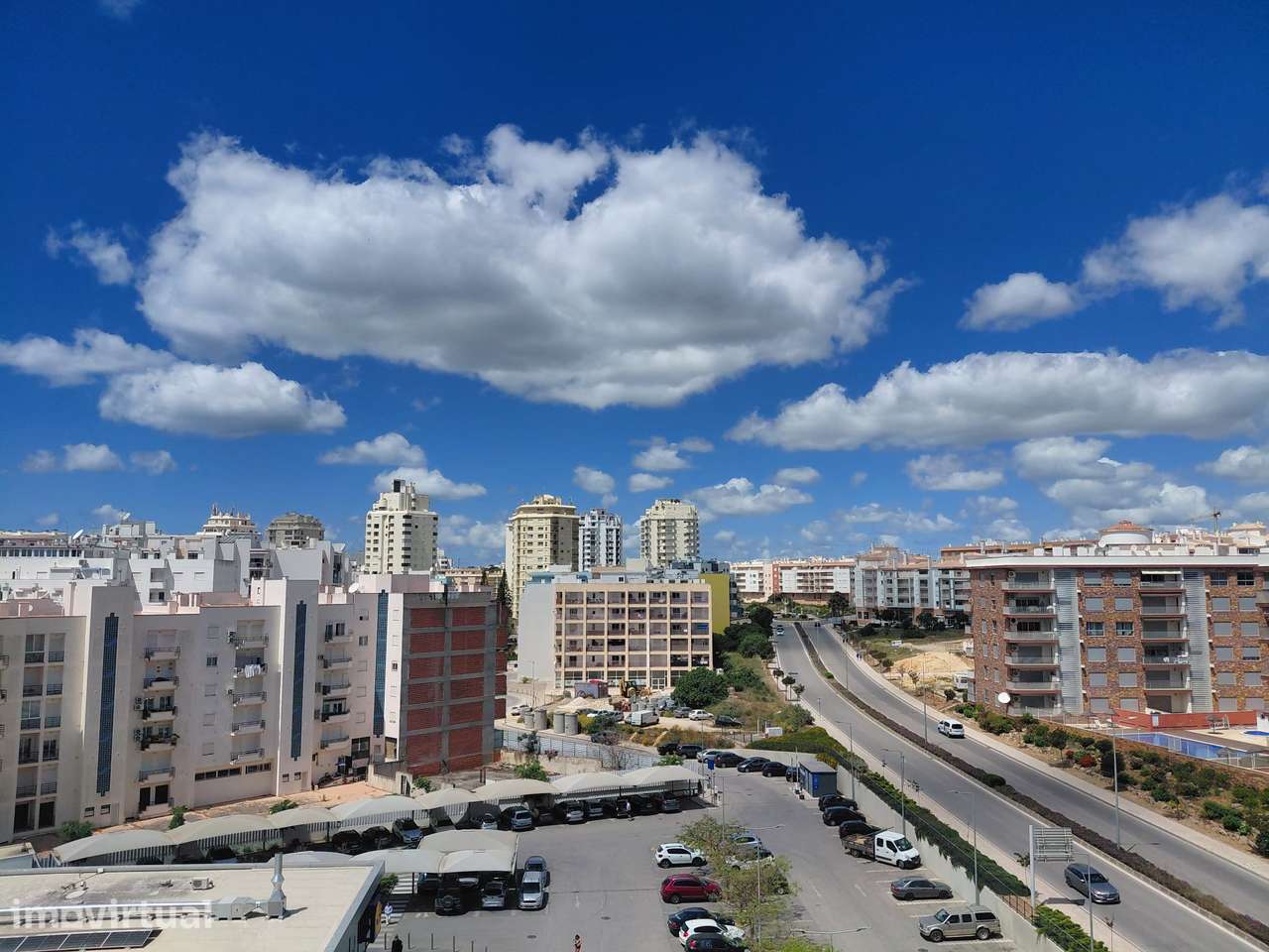 Armação de Pêra, T1 com parqueamento privado, frente ao Lidl - Grande imagem: 2/13
