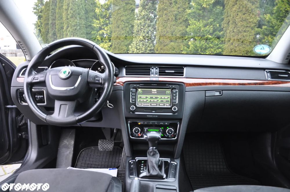 Skoda Superb 2.0 TDI DSG Exclusive - 29