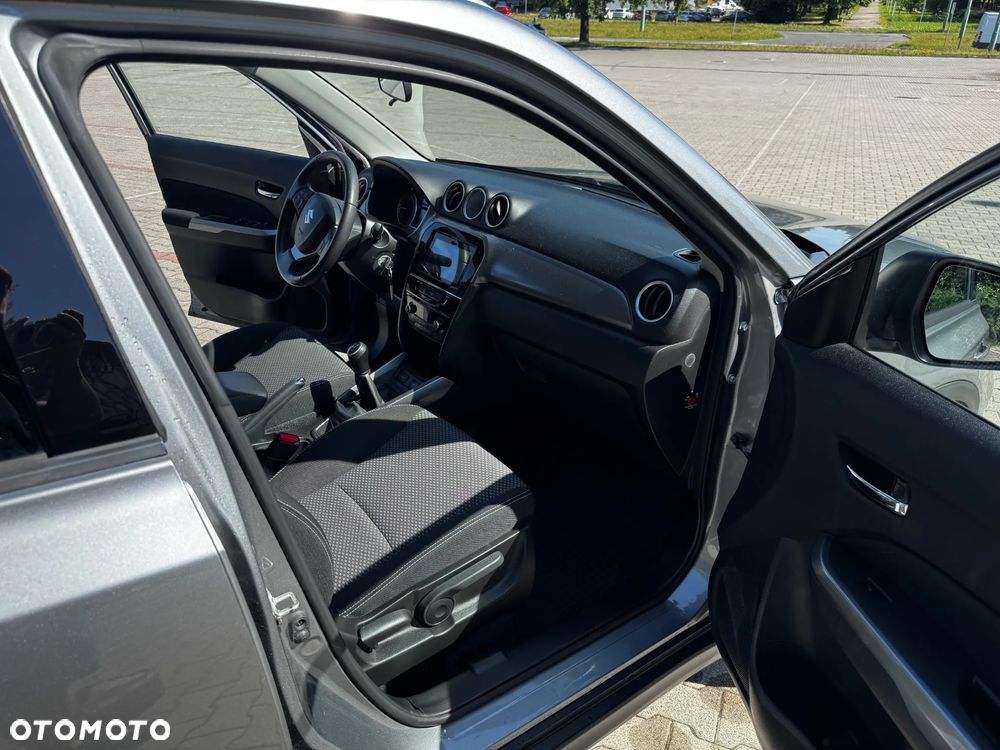Suzuki Vitara 1.0 Boosterjet Premium 2WD - 16