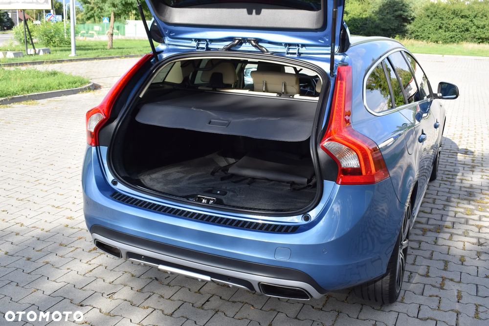 Volvo V60 D4 Geartronic Summum - 34