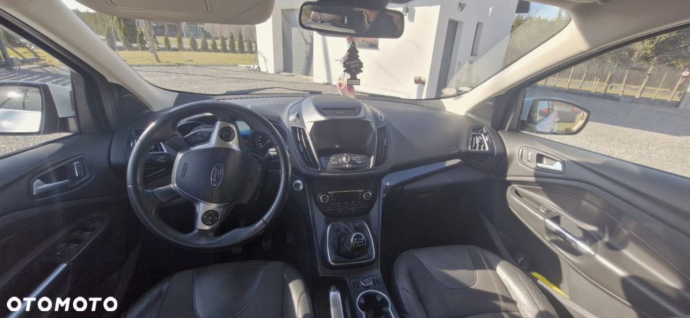 Ford Kuga 2.0 TDCi 2x4 Titanium - 8