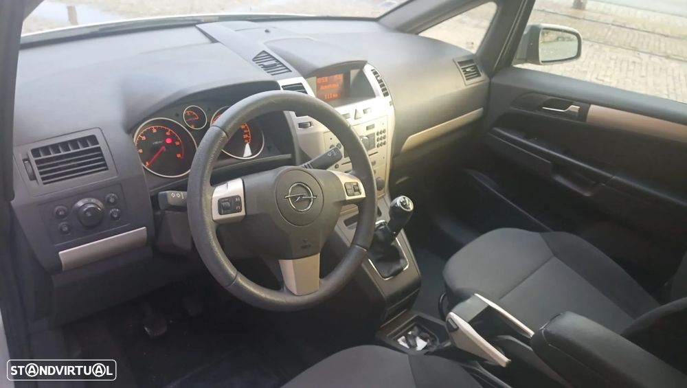 Opel Zafira 1.7 CDTi Enjoy - 9