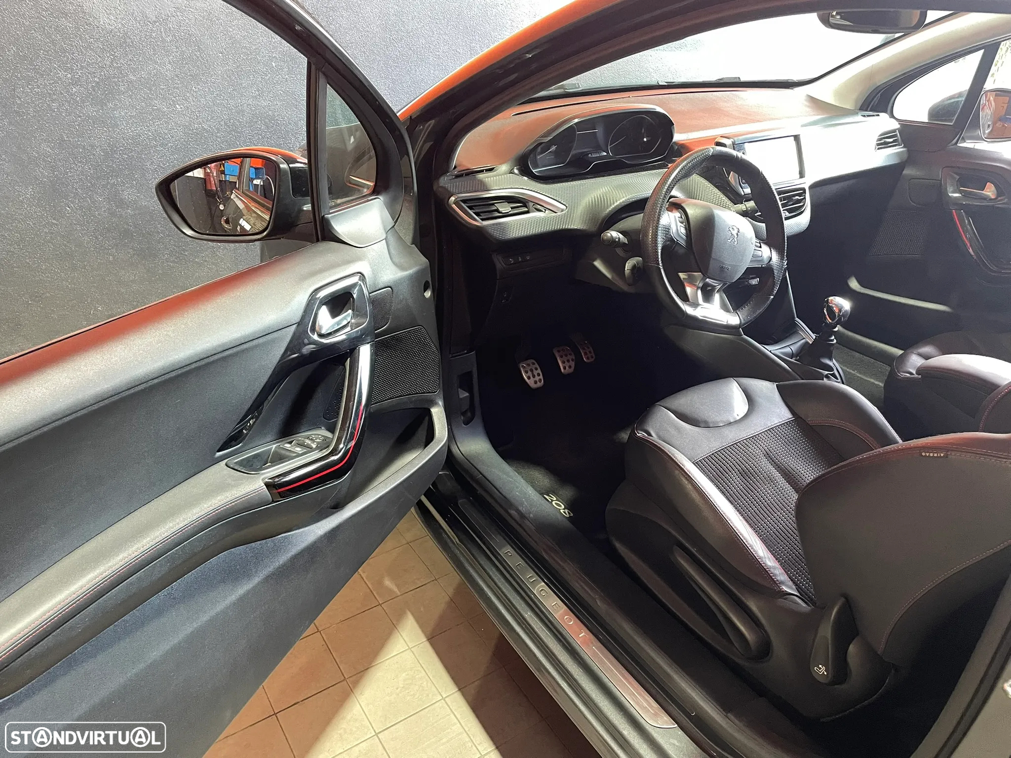 Peugeot 208 1.6 BlueHDi GT Line - 4