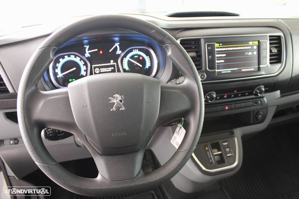 Peugeot e-Traveller - 8