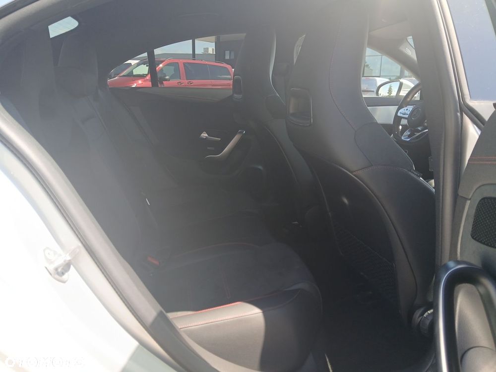 Mercedes-Benz CLA 250 e PHEV AMG Line 8G-DCT - 15