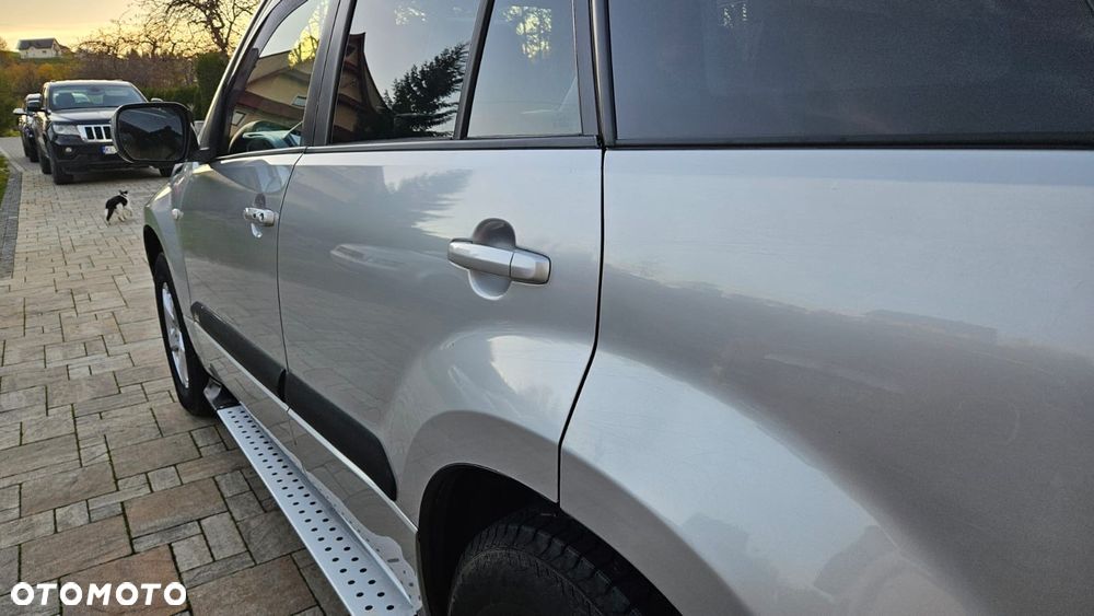 Suzuki Grand Vitara 2.0 De luxe - 8