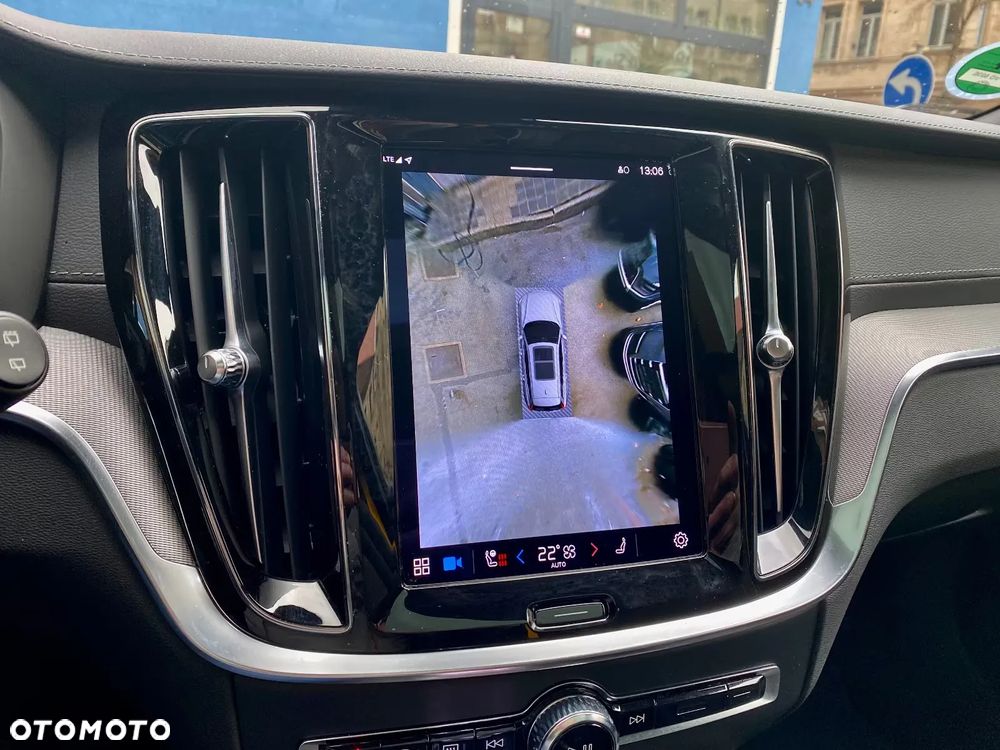 Volvo V60 T8 AWD Plug-In Hybrid Polestar Engineered R-Design - 16