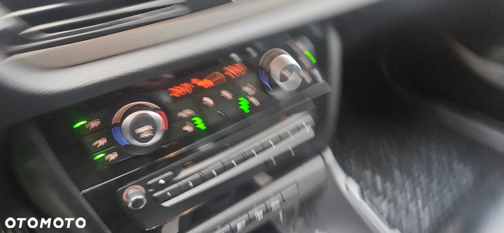 BMW X1 xDrive18d xLine - 15