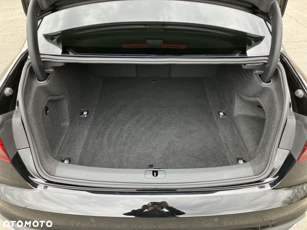 Audi A4 Limousine - 21
