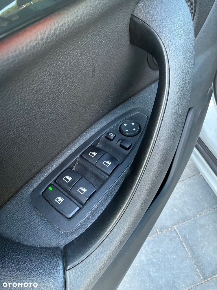 BMW X1 xDrive25i GPF xLine - 17