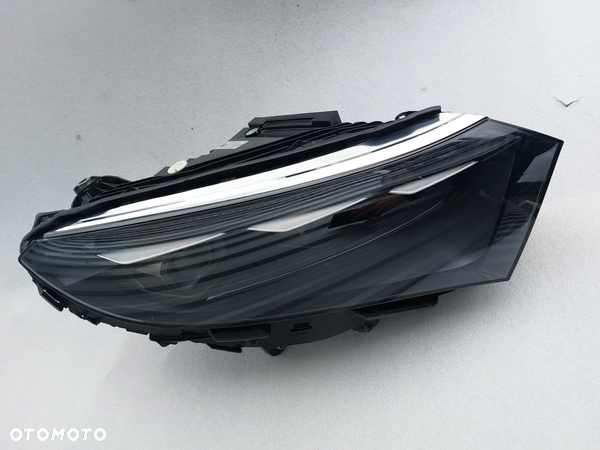 Lampa prawa Mercedes EQS Digital Light