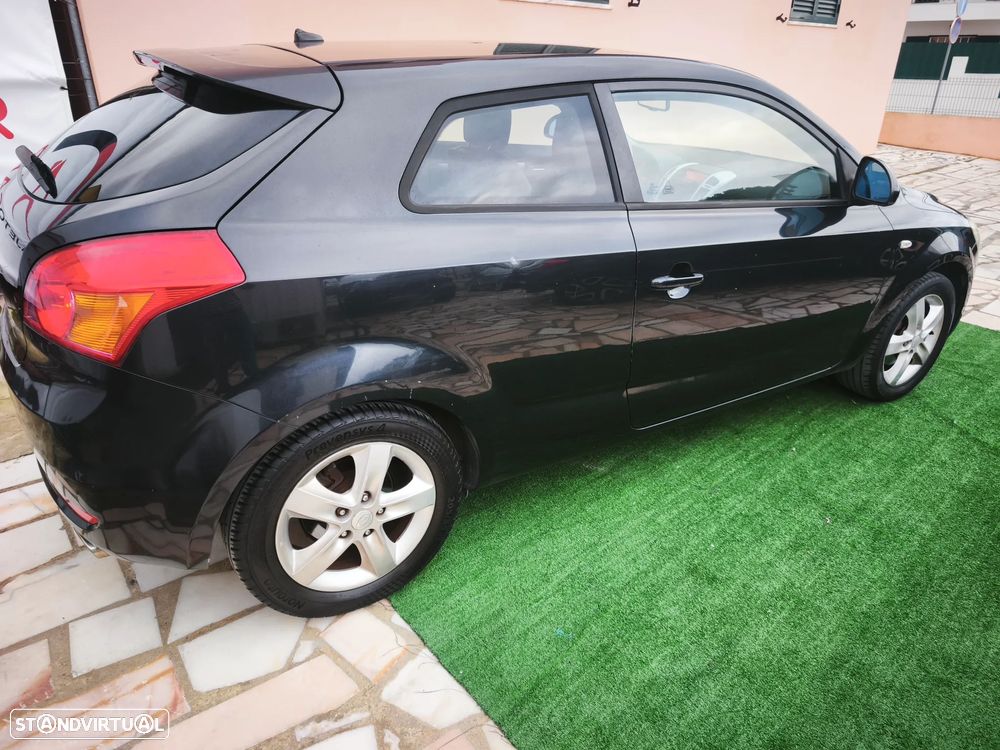 Kia Ceed S Coupé 1.4 CVVT EX - 3