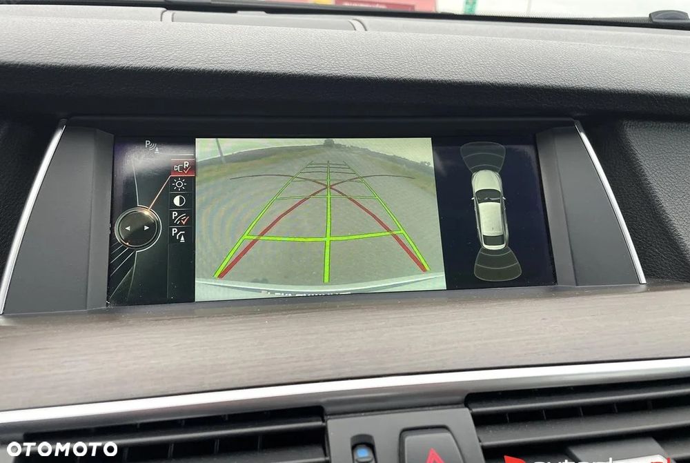BMW Seria 5 535i xDrive - 11