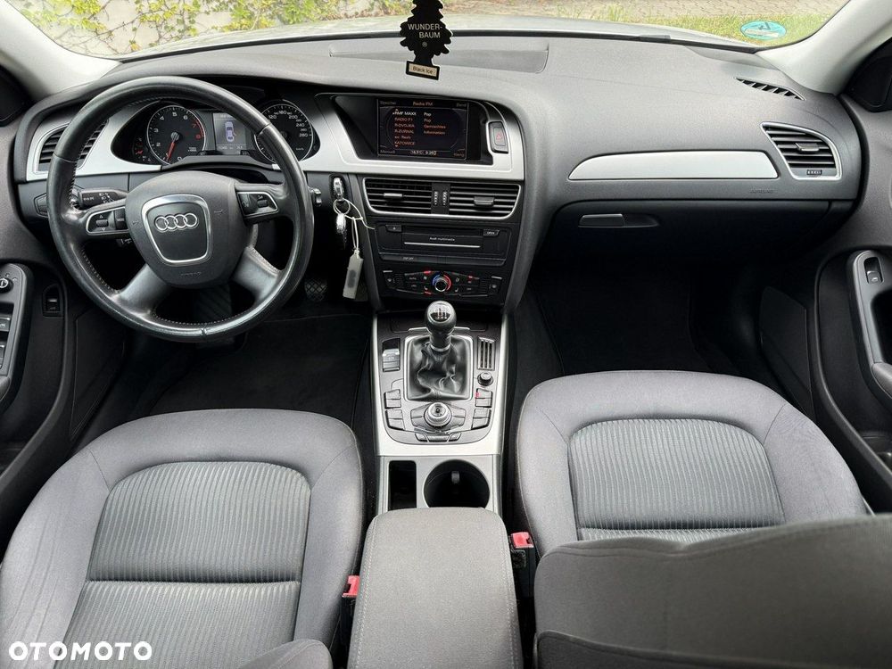 Audi A4 Limousine - 6