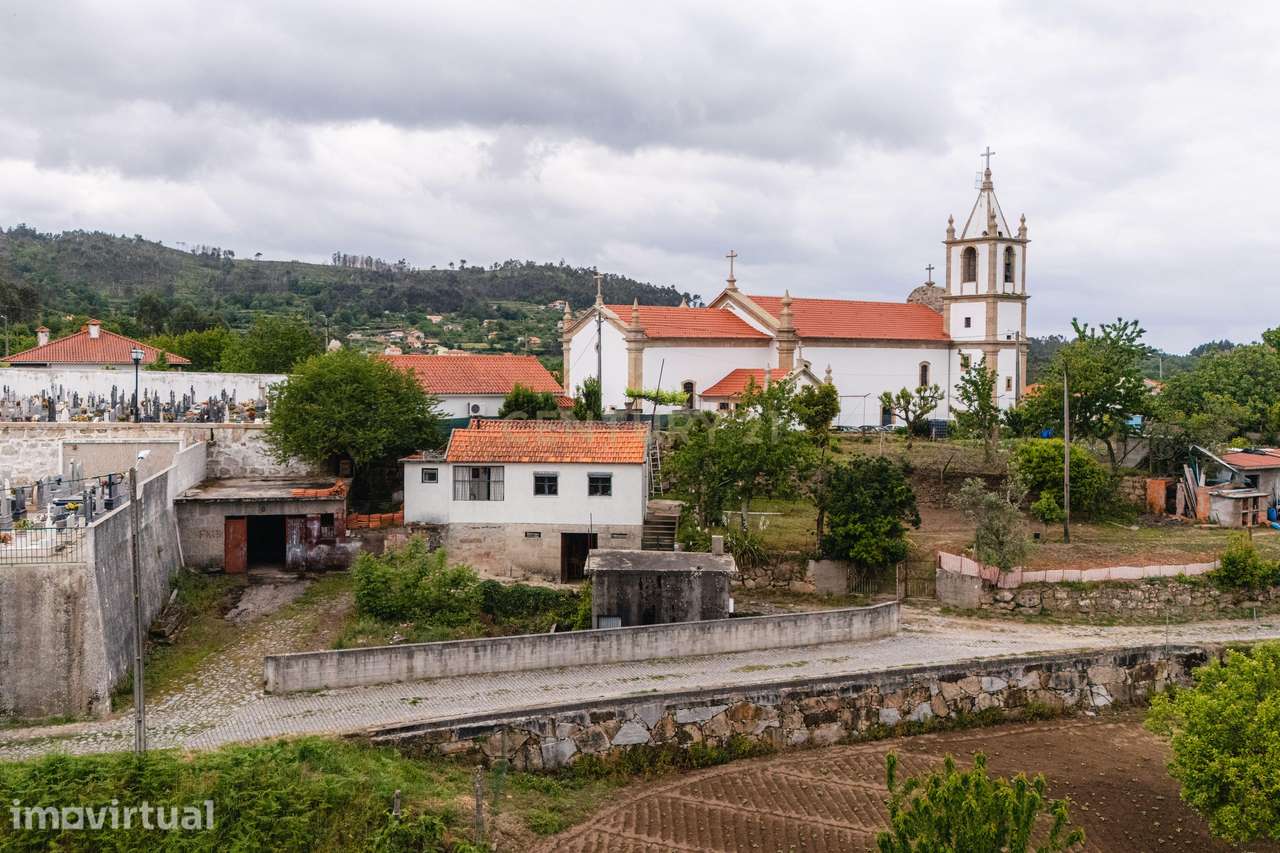 Moradia T2 em Cinfães | Terreno 1.114 m² | Lagar em Pedra | Garagem Fe - Grande imagem: 5/44