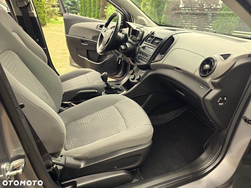 Chevrolet Aveo 1.2 LS - 21