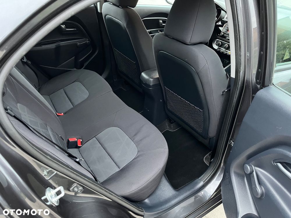 Kia Rio 1.2 Attract - 11