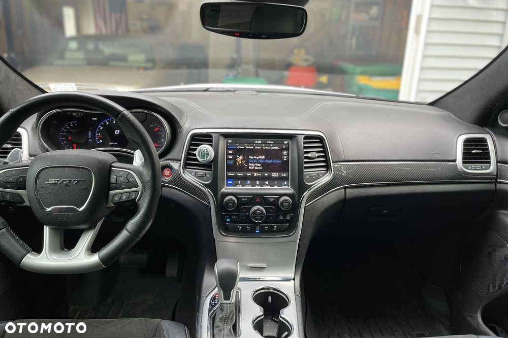 Jeep Grand Cherokee - 21