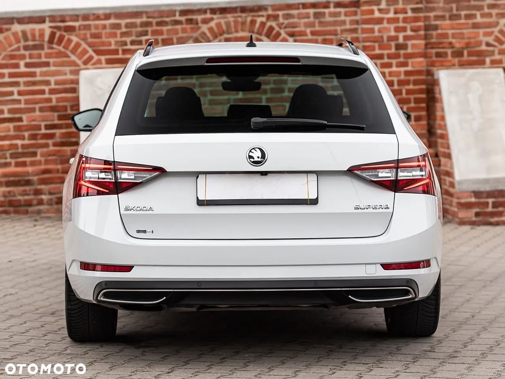 Skoda Superb 2.0 TDI DSG Sportline - 11