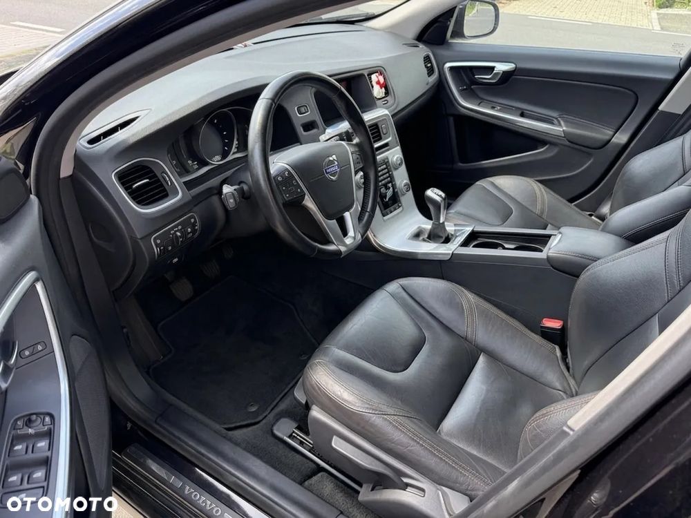 Volvo V60 Cross Country D3 Drive-E Momentum - 5